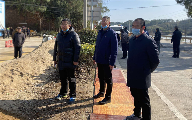 同舟共济 心手相连