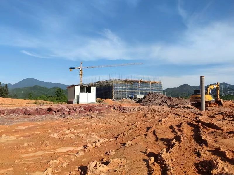 易顺建工加速三和循环经济产业园建设:标准化厂房雏形显现