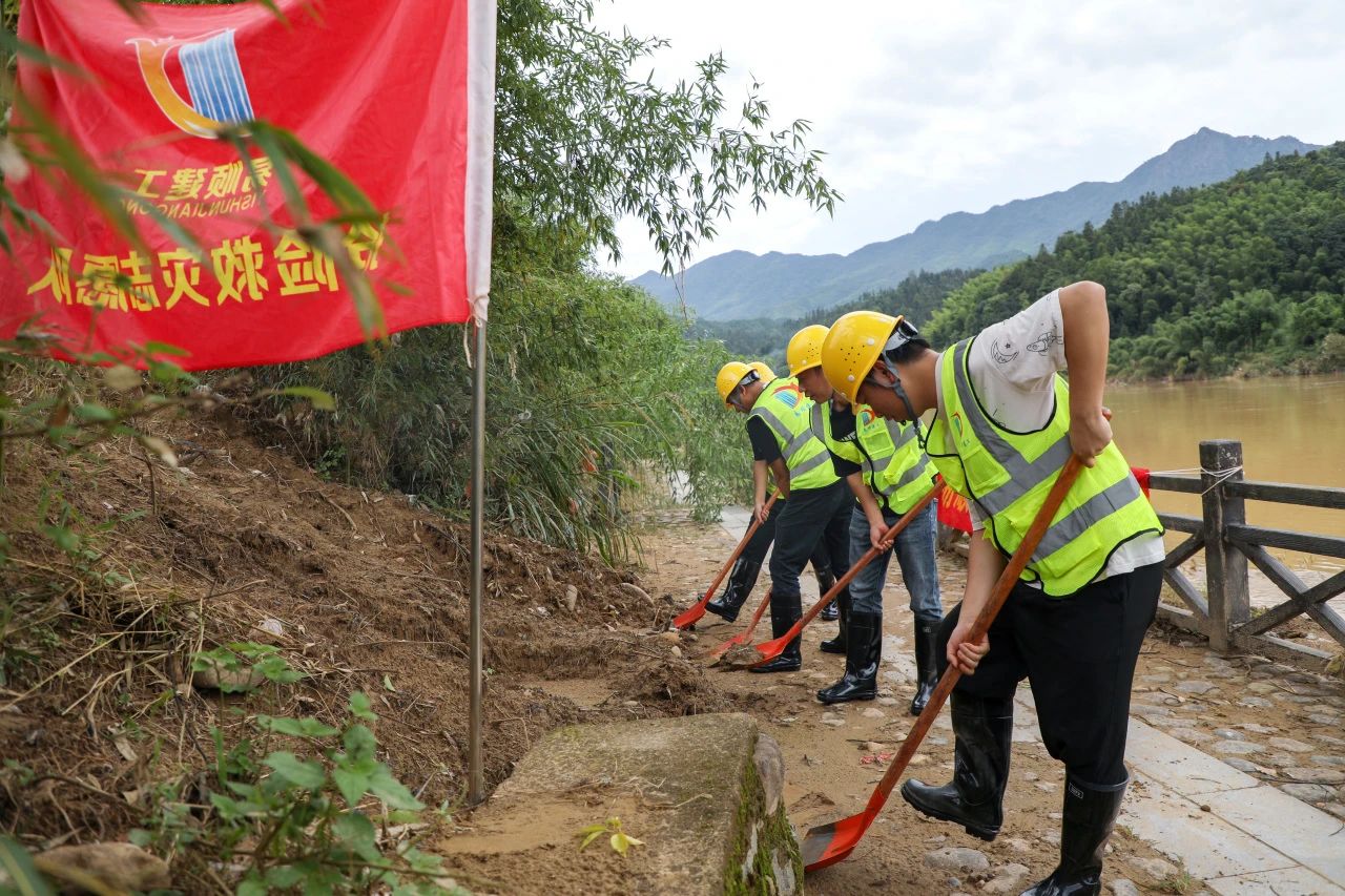 【恢复生产生活】易顺建工:爱心企业显担当 助力灾后恢复工作