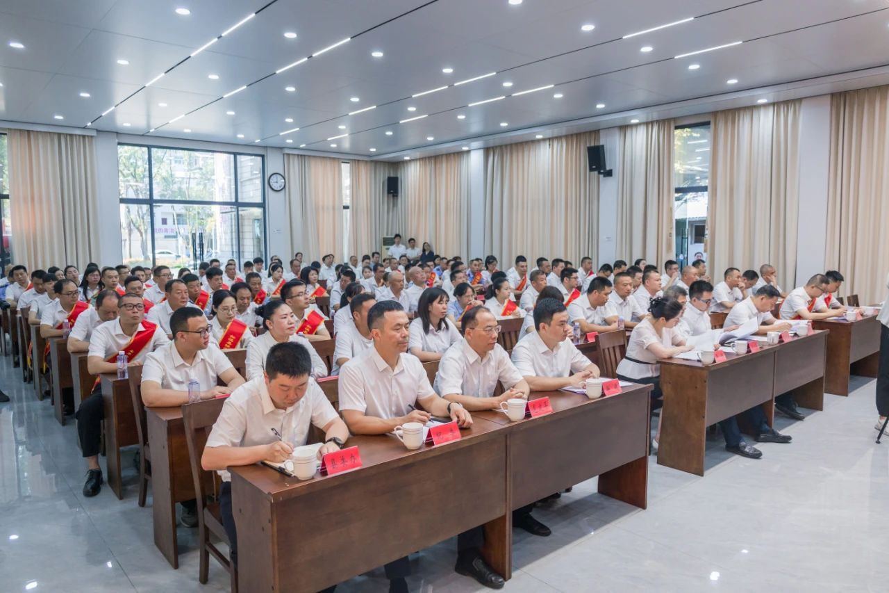 喜报!易顺建工集团与总经理李晋恒双双荣获松溪县“6·9”极端暴雨洪涝灾害防御优秀表彰。