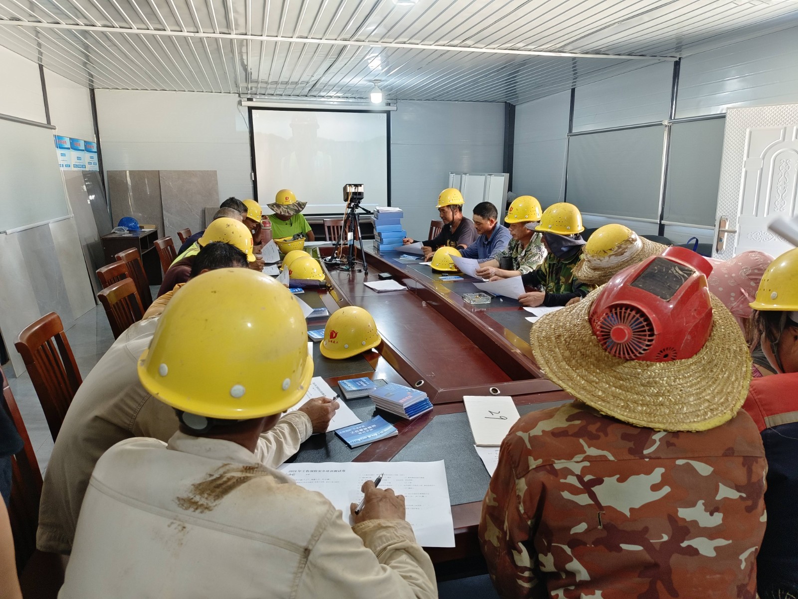 南平市质量安全协会开展工伤预防系列宣传活动,为安全生产保驾护航