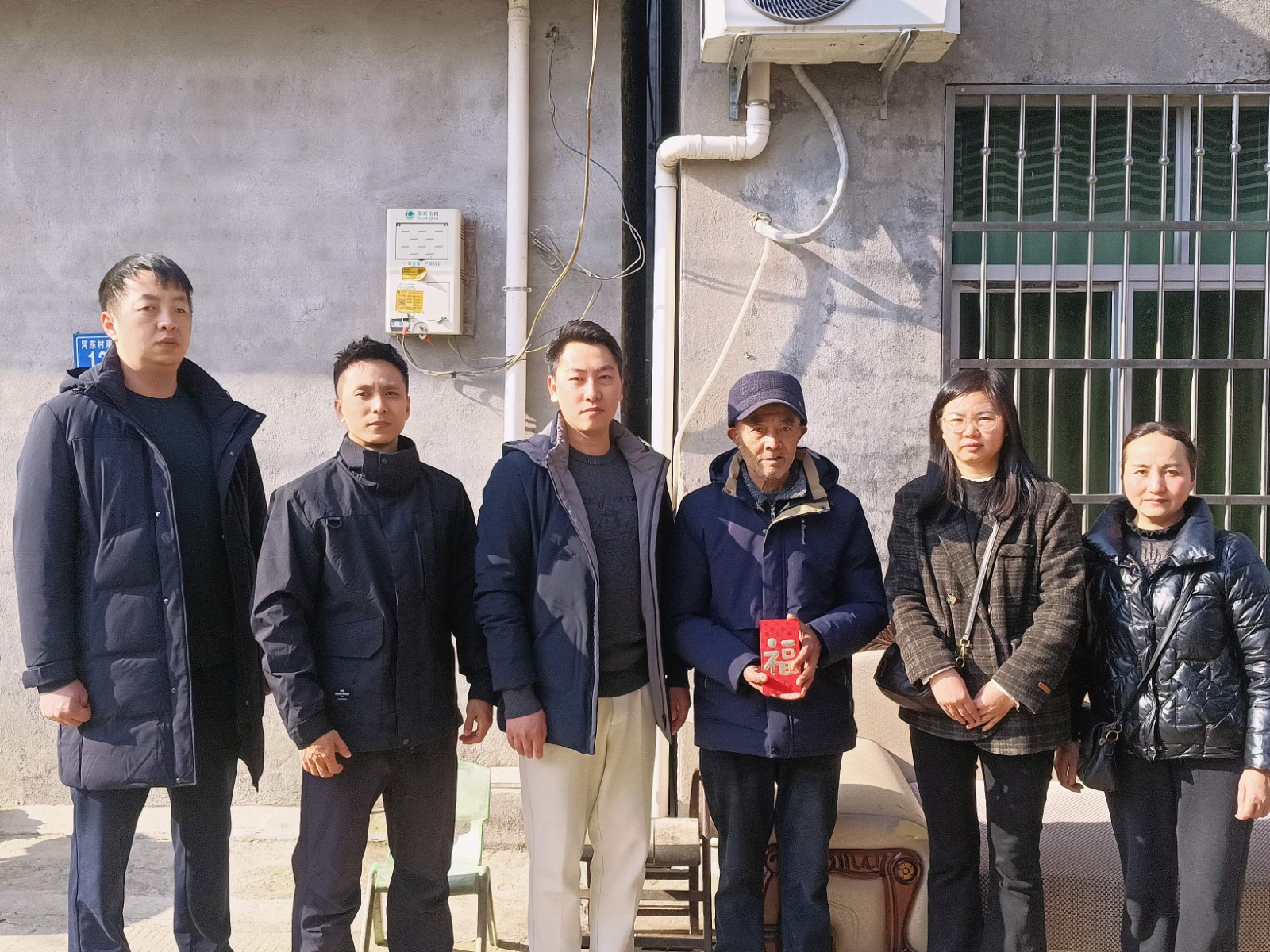 情暖寒冬，心系民生——易顺建工集团开展困难党员及群众慰问活动