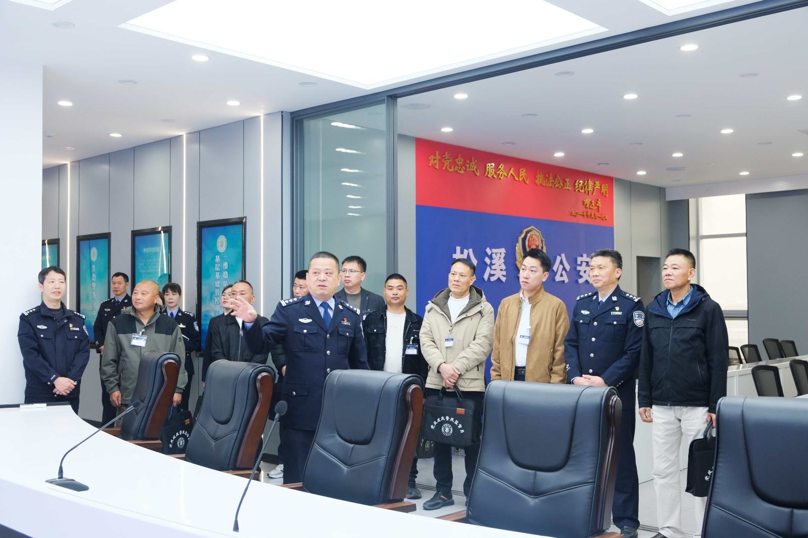 热烈祝贺易顺建工集团有限公司总经理李晋恒受聘松溪县公安局党风政风警风监督员