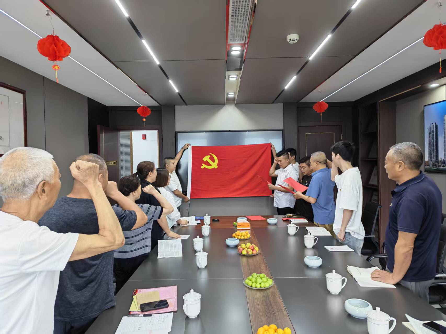 深学先进典型 树牢正确政绩观